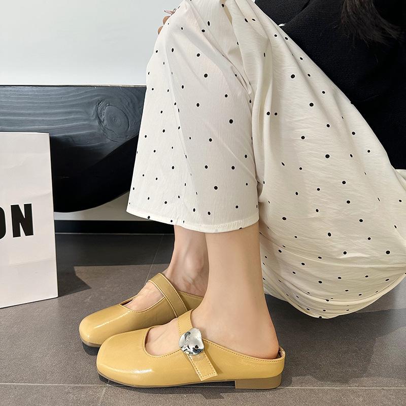 French Silver Flat-bottomed Bag Head Slippers for Women's Summer Wear 2025 Spring New Half-drag Women's Shoes Temperament Evening Wind Sandals