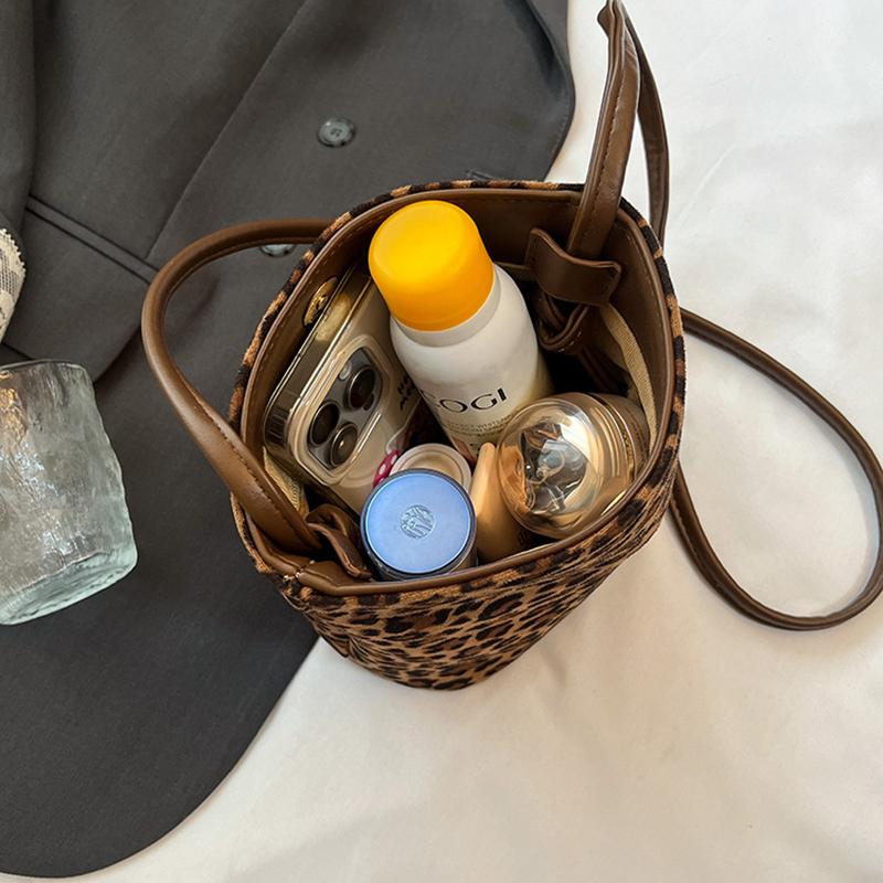 Retro Suede Hasp Sweet Shoulder Bags Sewing Thread Concise Women's Handbags High Quality Versatile Small Square Bag