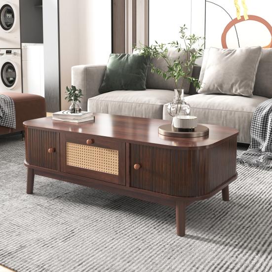 Couchtisch, Rattan-Couchtisch, Schubladen mit Rattan und Schiebetüren mit Massivholzleisten, Beine aus Massivholz, Natürlicher Landhausstil