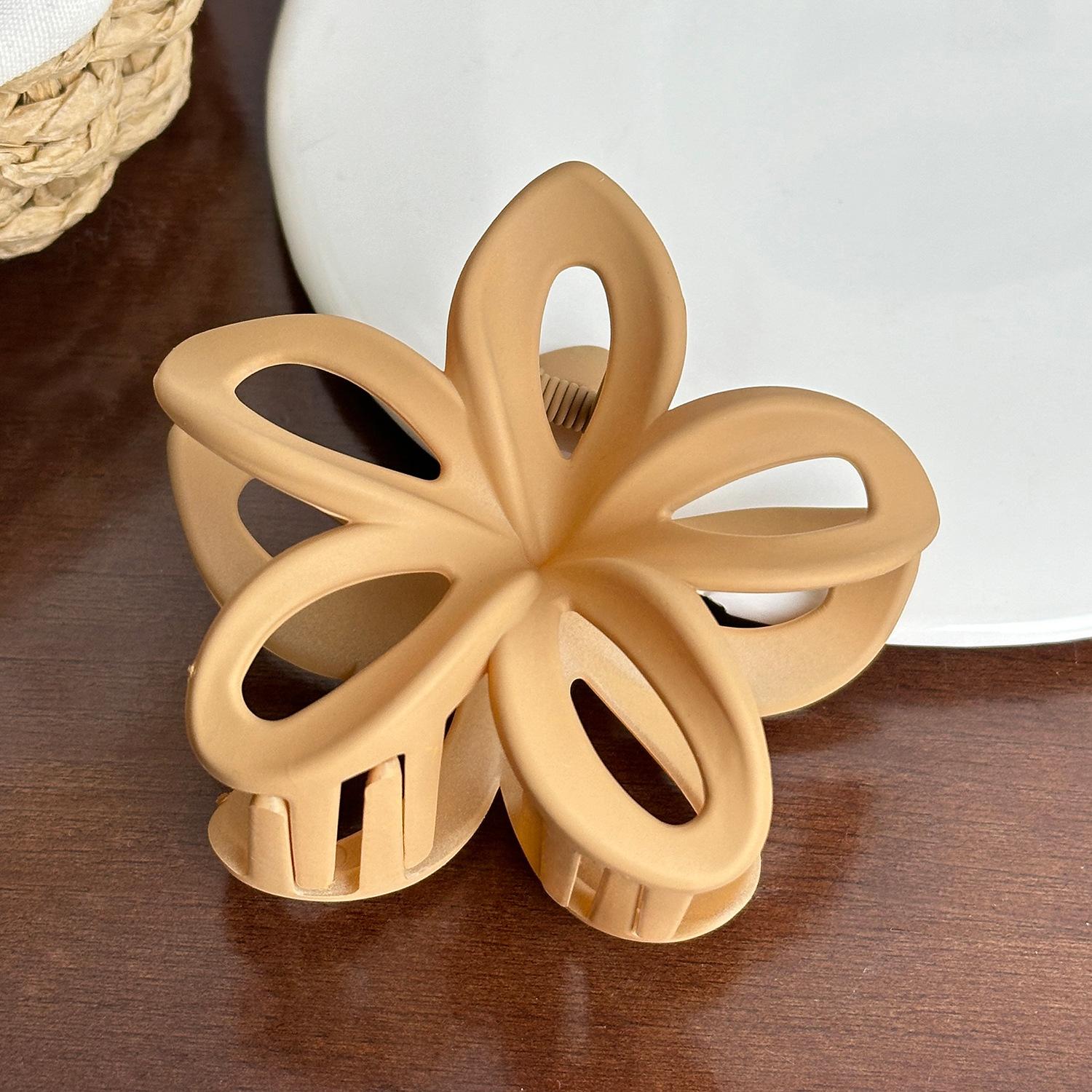 

Egg Flower Versatile Hair Claw Clip In Multiple Colors For Effortless Styling Fashion And Light Brown7.9cm