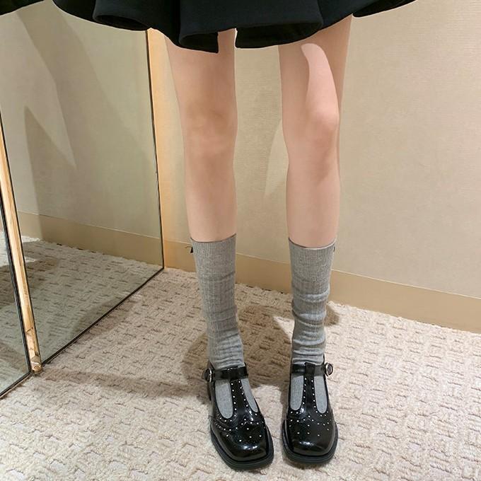 Soft cowhide~ Miu's Brock engraved T-band Mary Jane single shoes women's British style thick heel hollow small leather shoes