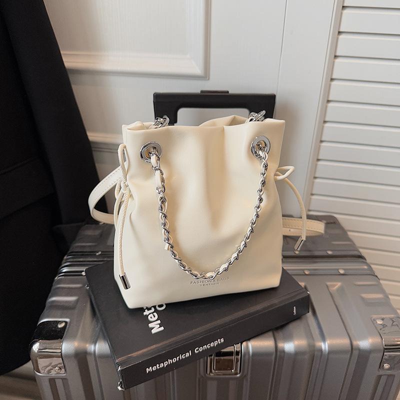 Fashion chain handbag small bag women's 2025 new simple bucket bag versatile shoulder messenger mobile phone bag