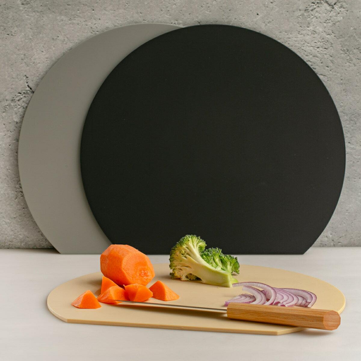Round cutting board dishwasher safe heat-resistant elastomer kamaboko shape Aimedia (cutting type D-type antibacterial black gray semicircular rubber