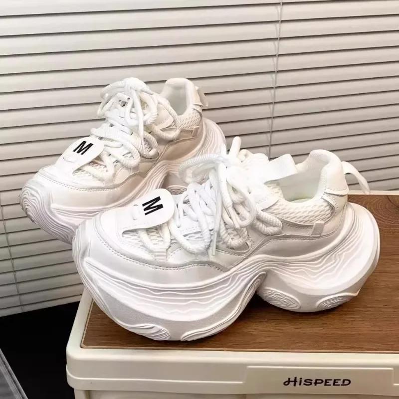 

2025 Сетчатые женские вулканизированные туфли Уличные дышащие повседневные женские кроссовки Однотонные на шнуровке Легкая платформа Женские повседневные кроссовки 35 белый