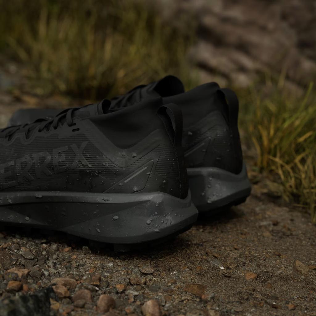 JR5240 Adidas Terrex Agravic GORE-TEX Trail Running Core Black Grey Six (Men's)