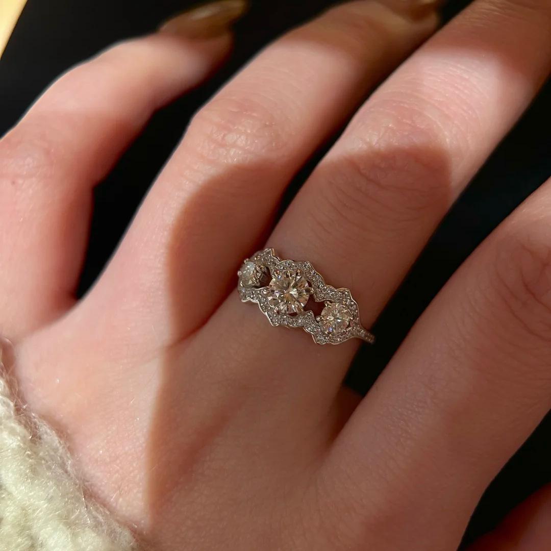

2026 Simulated Mozambican Cloth Wind Lace Ring, High-end Half Circle 1 Carat Diamond Row Ring for Women Resizable