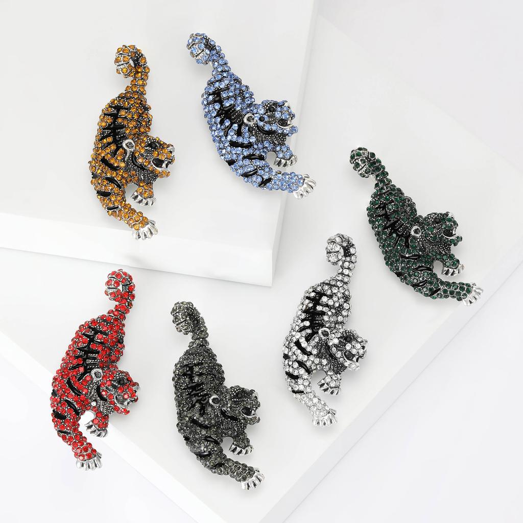 Vintage Personality Tiger Styling Brooch Alloy Rhinestone Brooch Sales Fashion Clothing Accessories Pins