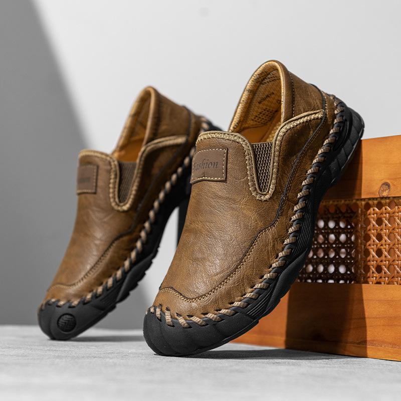Fashion 2025 Hot Sale Outdoor Walking Shoes New Handmade Leather Men Shoes Casual Comfortable Men Loafers Slip On Leather Shoe Men Flats