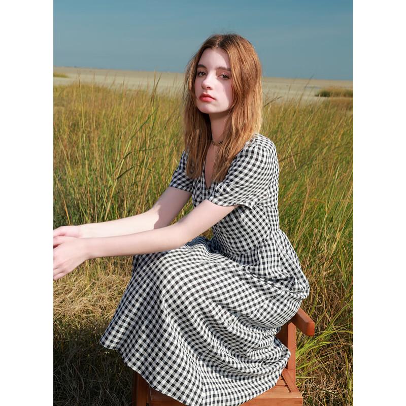

Sancai 2025 Spring Textured Plaid V-neck A-line Dress S