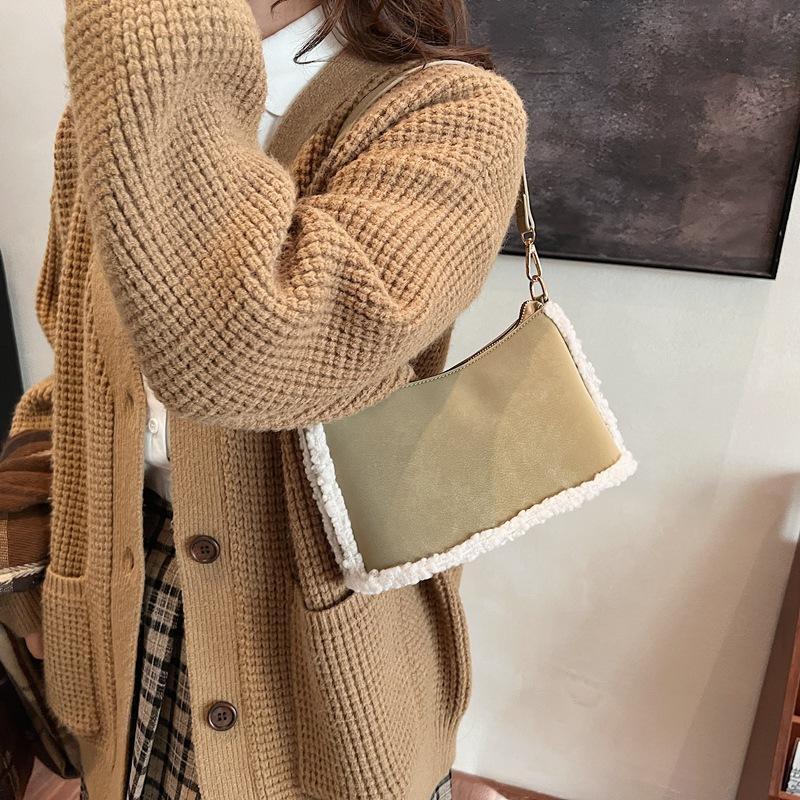 New Fashion Plush Handbag Matte Handbag Shoulder Messenger Bag Women's Commuter Leisure Trend
