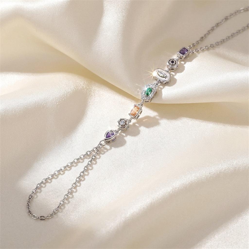 

New European American Luxury Sparkling Diamond Geometric Chain Bracelet for Women, Creative Tassel Finger Chain Fashion Jewelry 4