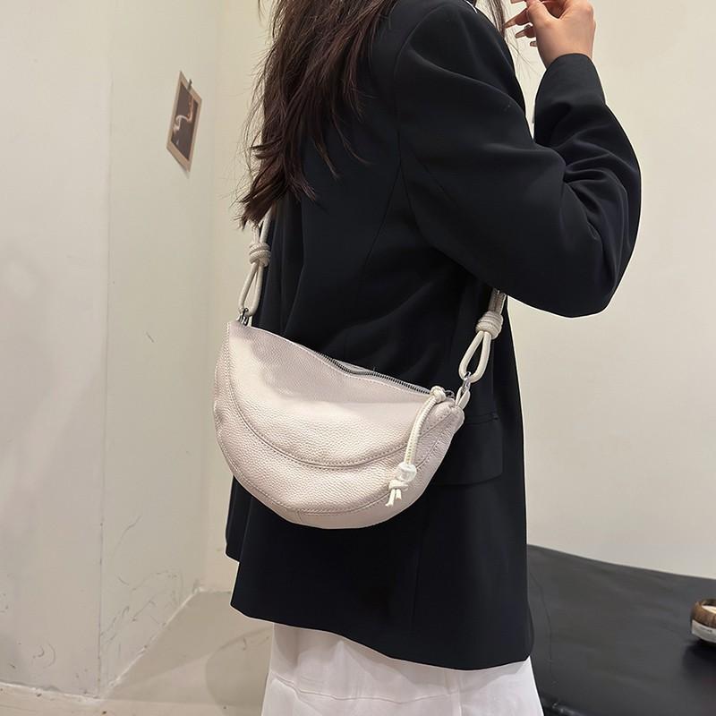 Damentasche aus Leder Handgefertigt Erste Schicht Rindsleder Schultertasche Umhängetasche Halbmondtasche Brusttasche Mondtasche Mori Serie