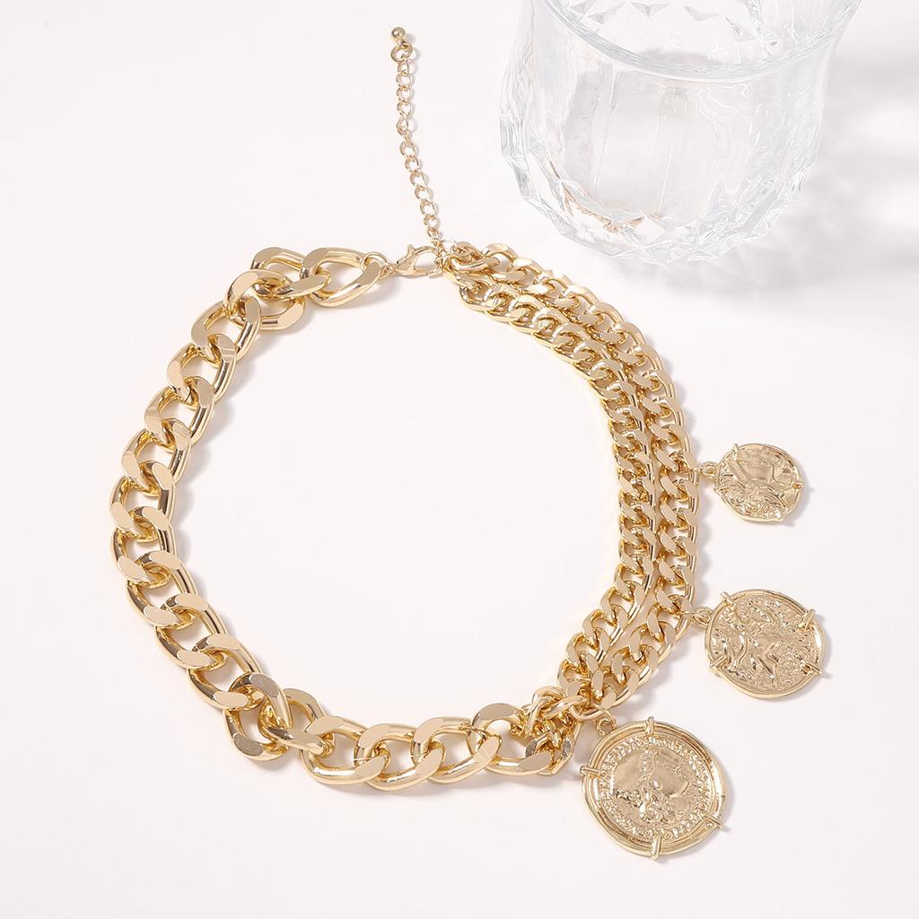 Metal chain personalized creative coin pendant collarbone chain necklace, temperament light luxury high-end jewelry