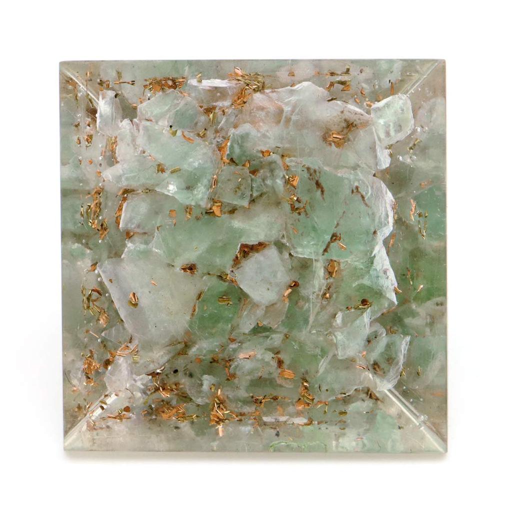 [GOLD STONE] Natural Stone Orgonite Pyramid, Spiritual Goods, Approximately 30mm Wide, Fluorite
