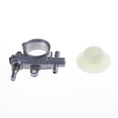 2500/3800 Chainsaw Spare Parts Chainsaw Oil Pump With Worm Drive Gear Tool