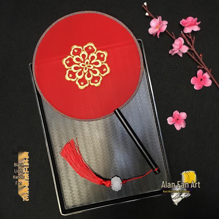 Éventail rond en soie rouge Hanfu ancien, orné d'un long pompon, pour la mariée.