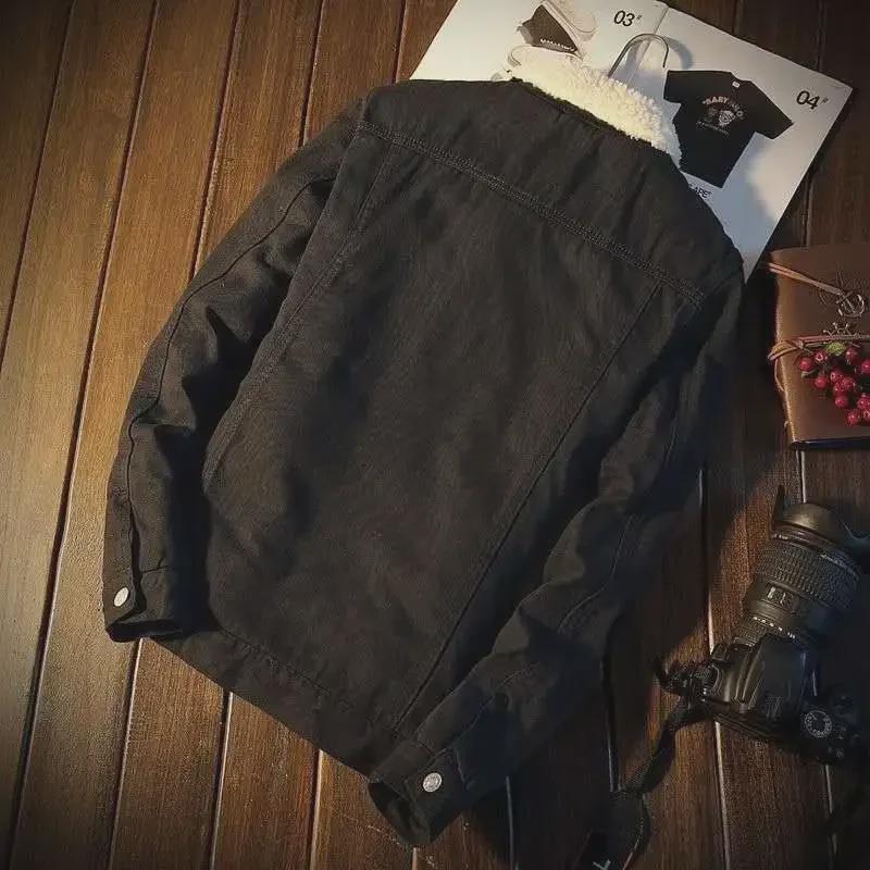 Giacca da Uomo Invernale di Tendenza in Denim di Agnello con Fodera in Velluto - Vestibilità Ampia, Caldo Cappotto di Cotone per Coppie.