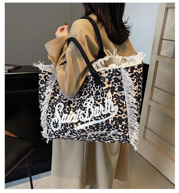 Saint Barth Damen Tragetasche aus Canvas mit Leopardenmuster und Quasten, großes Fassungsvermögen