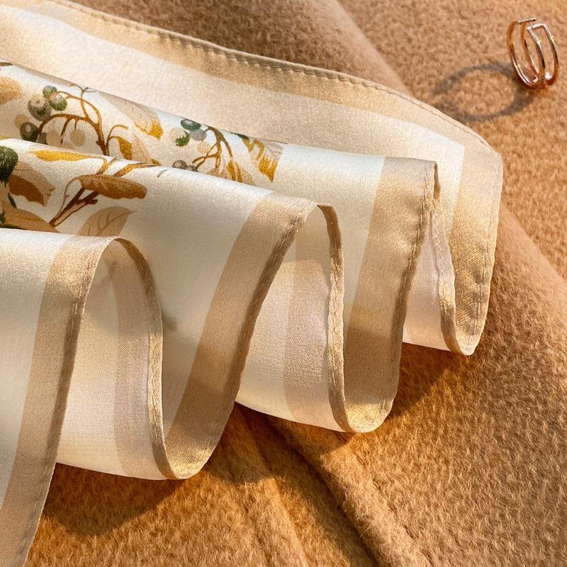 Spring New Mulberry Silk Small Square Scarf Women's Elegant and Atmospheric Silk Silk Scarf Versatile Silk Scarf Gift