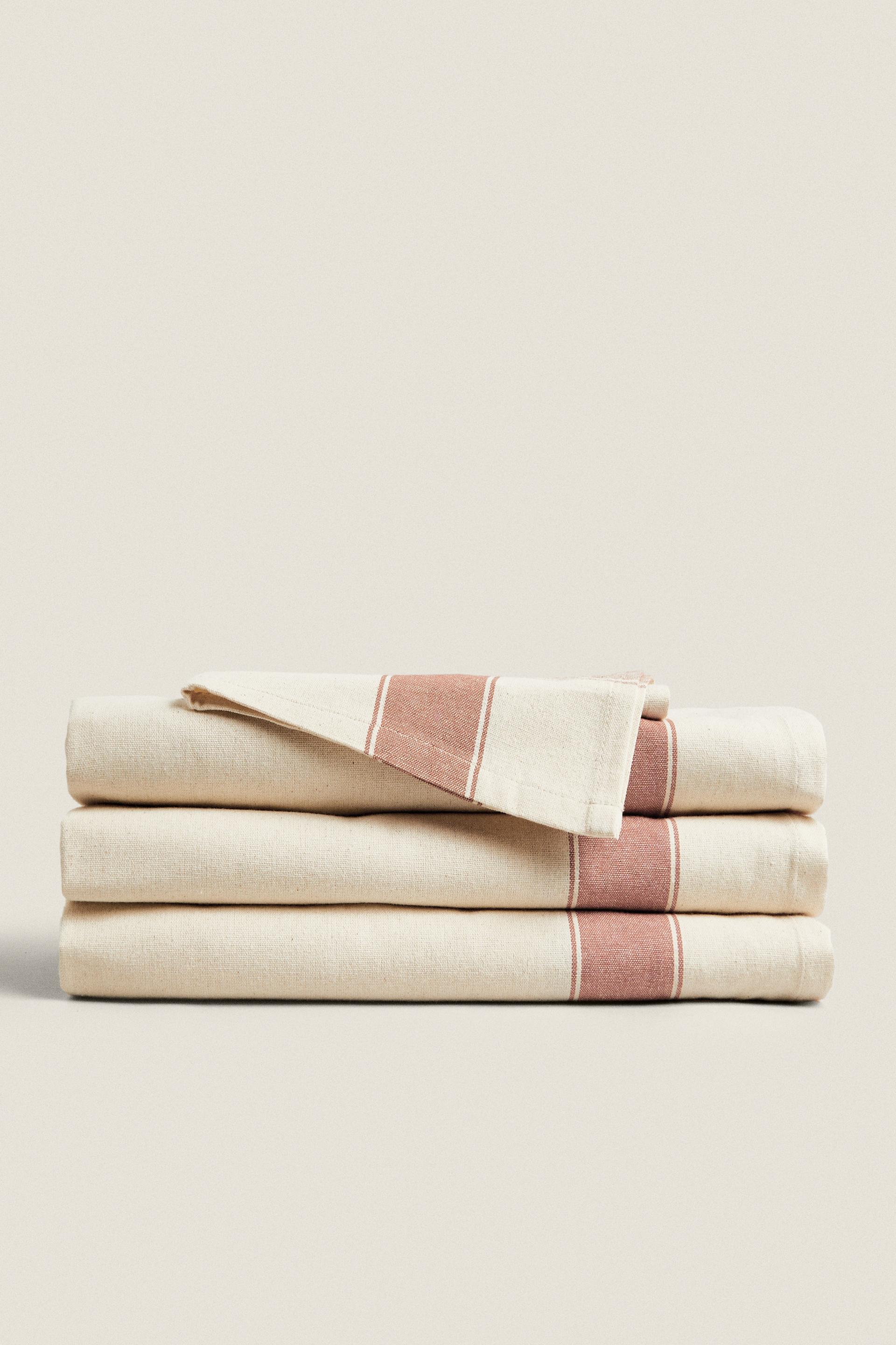 

СКАТЕРТЬ ИЗ ХЛОПКА ОКРАШЕННАЯ НИТЬ