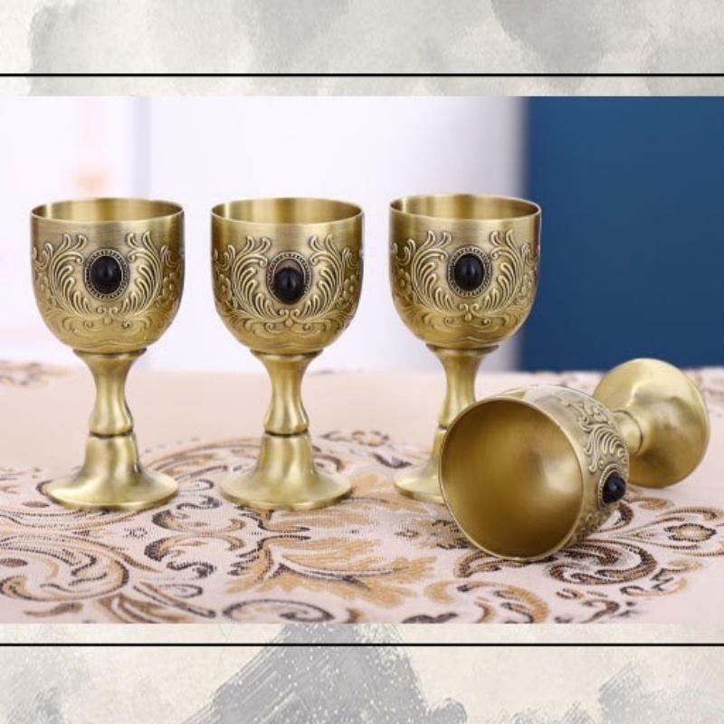 Exquisita Copa de Licor, Vasos Portátiles Vintage de Aleación, Mini Copa de Vodka Europea con Relieve, Decoración Creativa de Mesa para el Hogar, 1 unidad