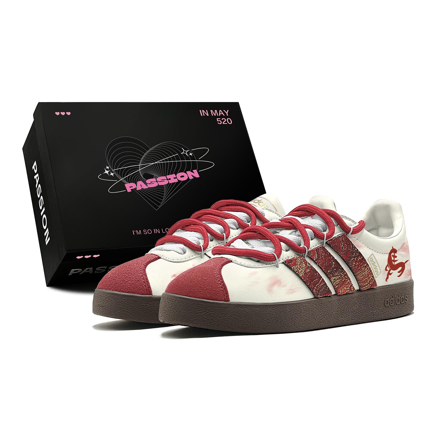

Adidas VL COURT 2.0 New Year Gift, Red Charm Gilded CNY China Year, Horse Year Low top German Army Trainers Unisex JI0497(TeamS1-S-BOX) 38