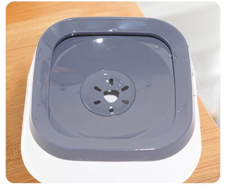 Anti-Spill Splash-Proof Pet Water Bowl for Cars - Keeps Pets Dry