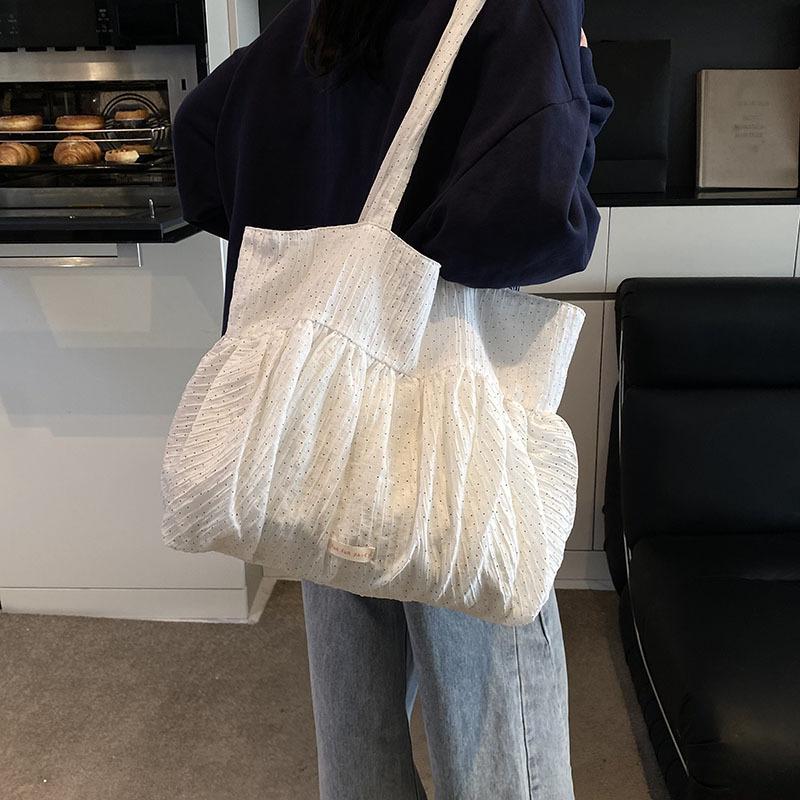 

Lazy wind large-capacity bag women s new cute shoulder bag advanced pleated class tote bag