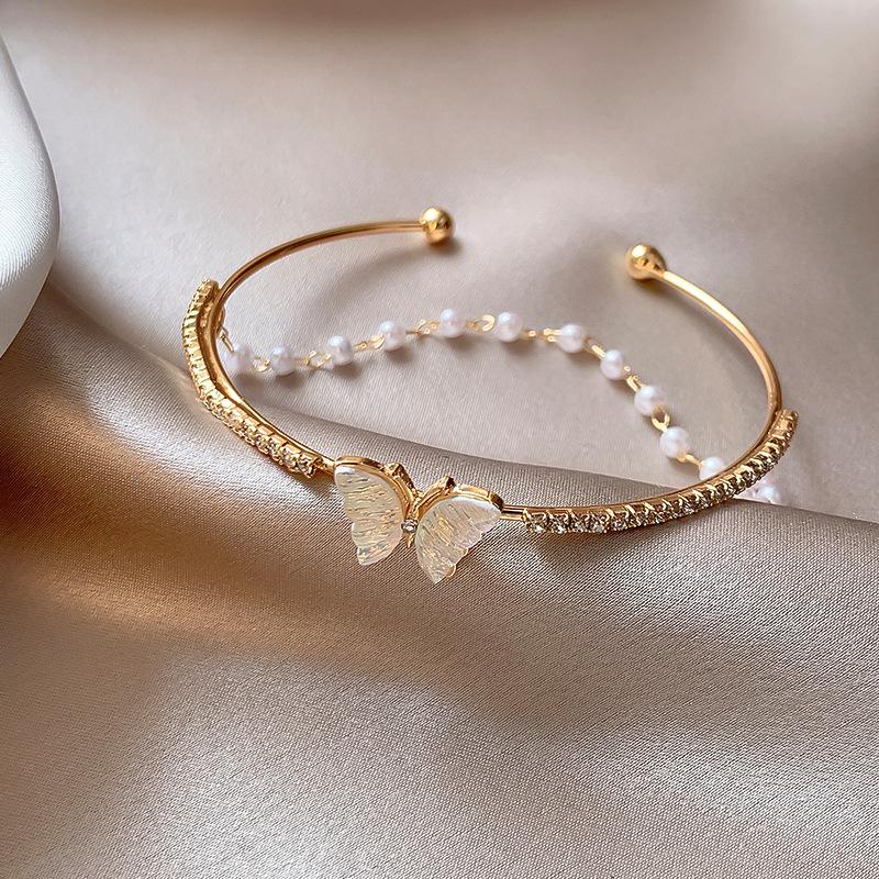 2025 Trendy Pearl Zircon Flower Bow Bracelet: Women's Chic, High-End, Versatile Design