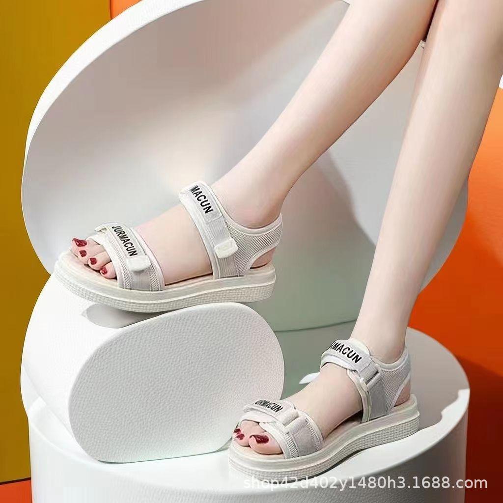 

In summer, the elderly beach conscience women s shoes are comfortable, platform muffin sandals, and women s high-end outer wear 37