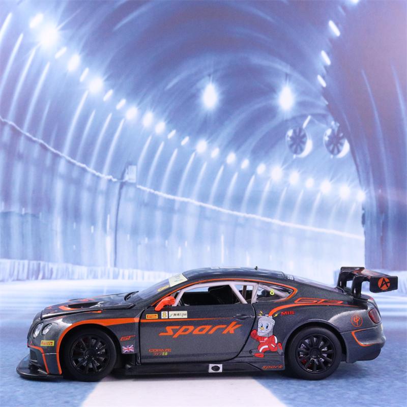 Модель игрушечного автомобиля Bentley Continental в масштабе 1/32 — фото 19