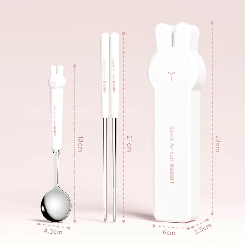 

Портативный набор мультяшных столовых приборов из нержавеющей стали 304 в стиле «Вдохновение»: Ложка, вилка и палочки для еды для студентов и офисных работников