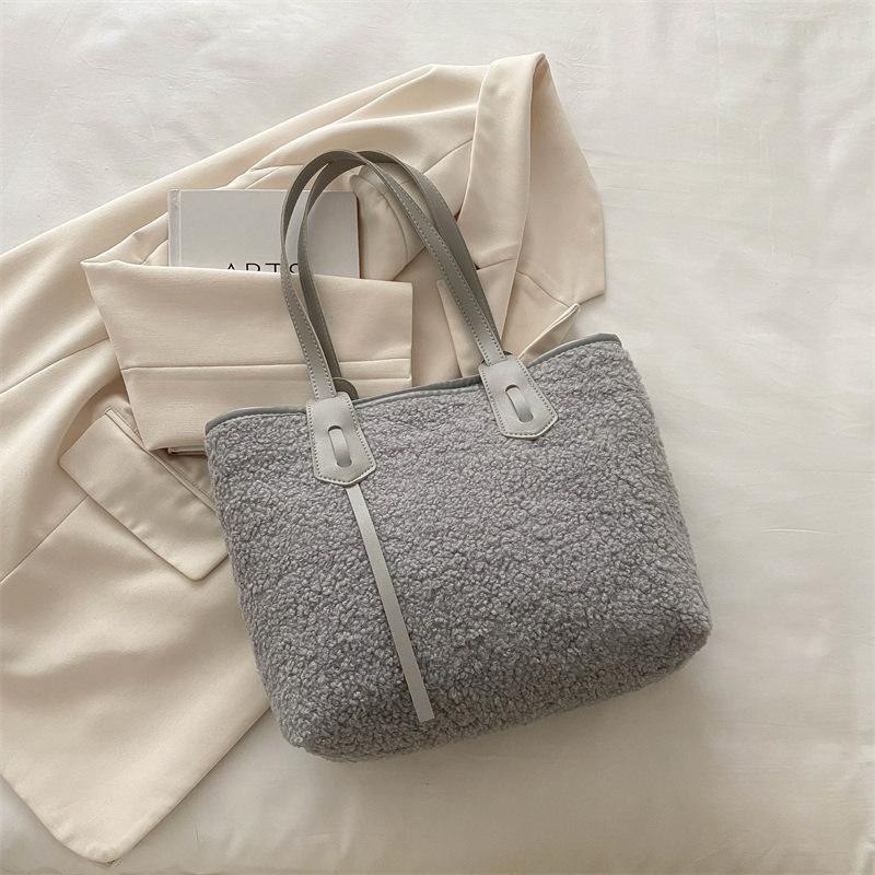 Plush Bag Women's Large Capacity 2025 New Autumn and Winter Casual Handbag Versatile Plush Tote Bag