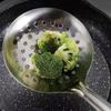 Thickened Stainless Steel Colander Filter Spoon Multifunctional Oval Oil Skimmer Scoop Long Handle Ramen Scoop Kitchen Utensils