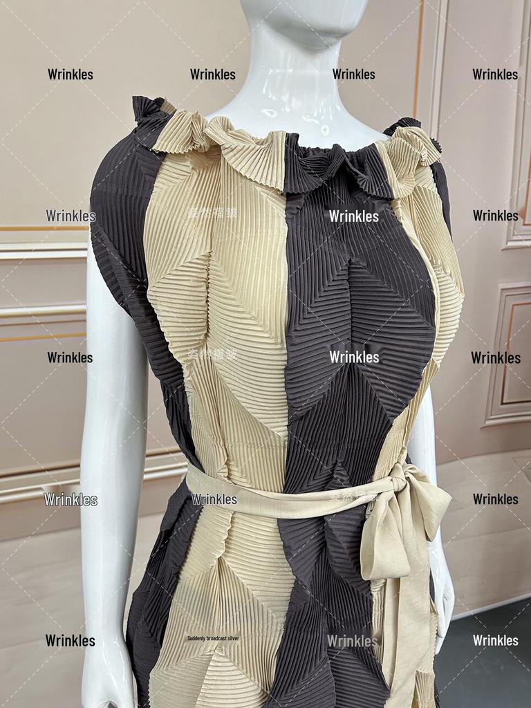 Miyaki Pleated Two-Piece Set: Elegant Plus-Size African Fashion with Color-Block Top and Pleated Pants