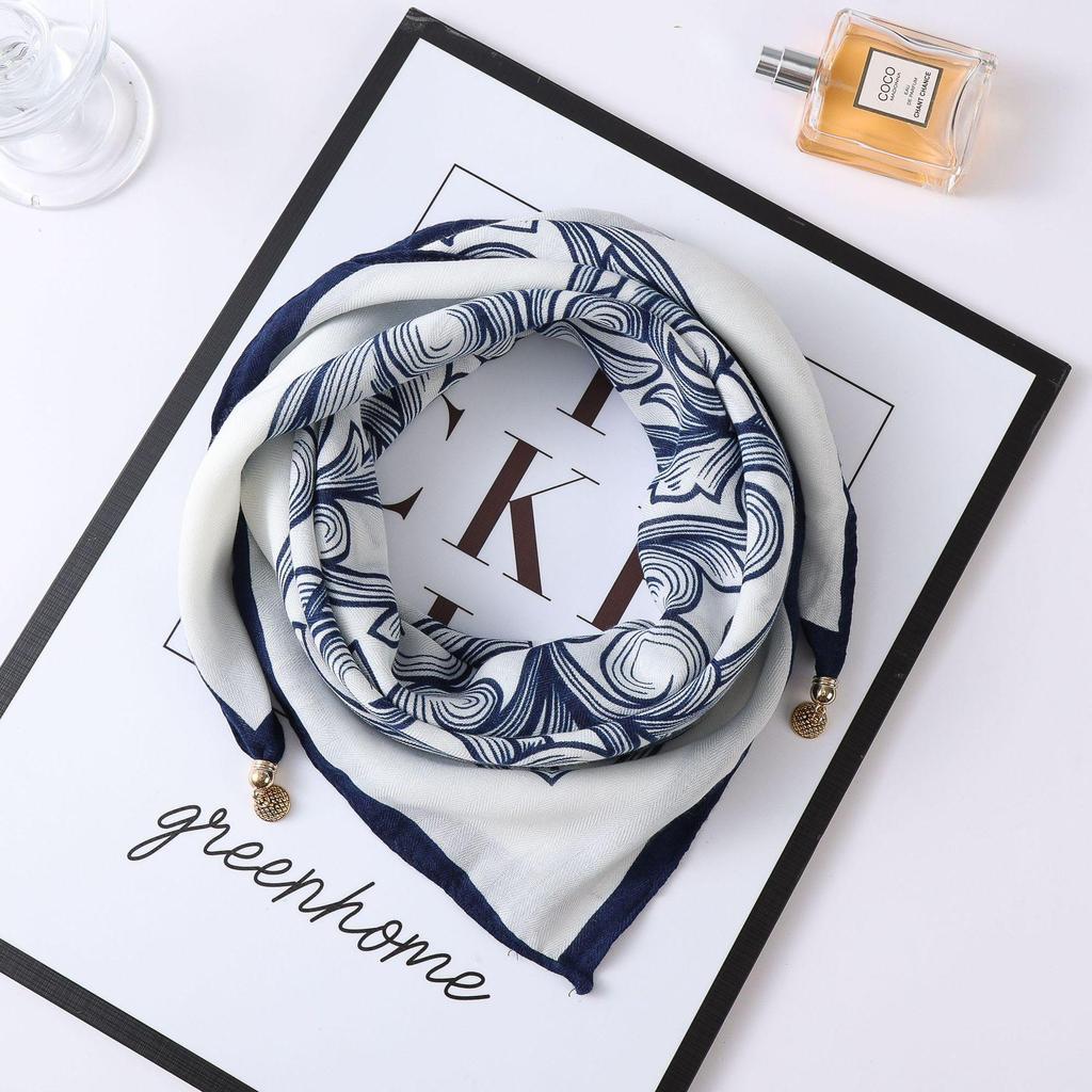 Herbst/Winter Seidenschal im Western-Stil mit koreanischem magnetischem Goldkugel-Akzent