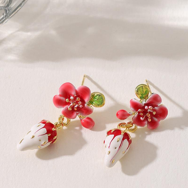 Super fairy sweet temperament pastoral style enamel dripping oil strawberry flower earrings high-end light luxury niche personalized earrings