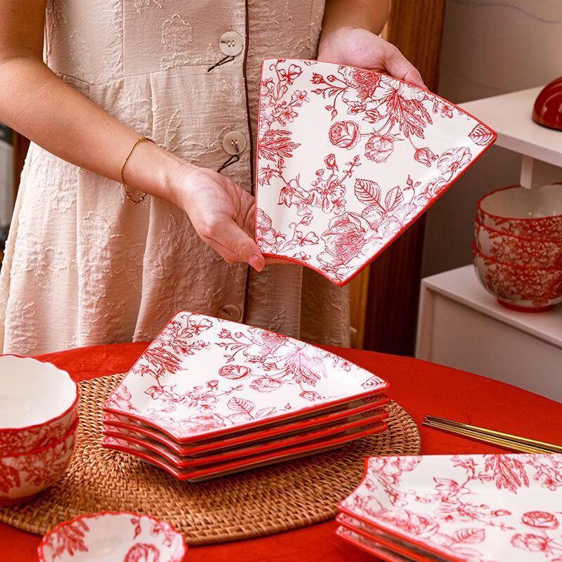 Zhishi Festive Bone China Dinnerware Set