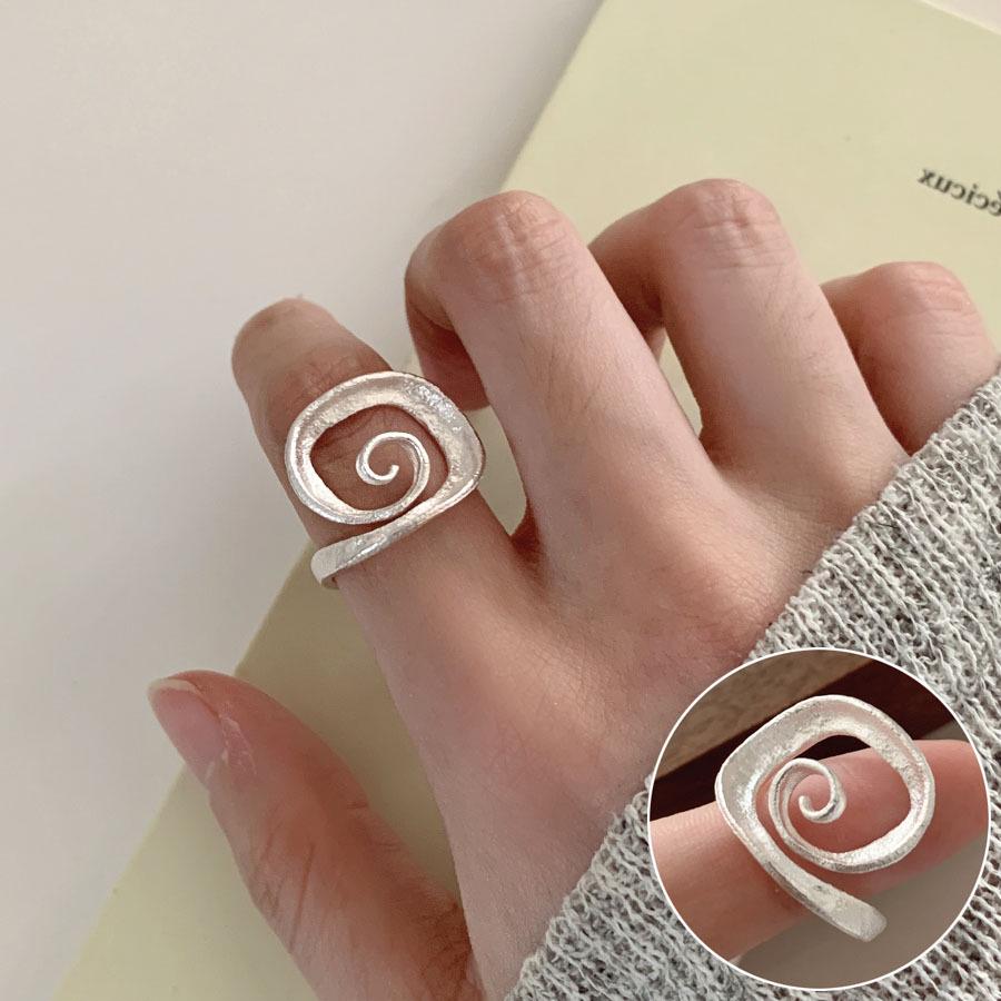 Allsidig forsølvet åpen ring i sterlingsølv - Koreansk stil for kvinner