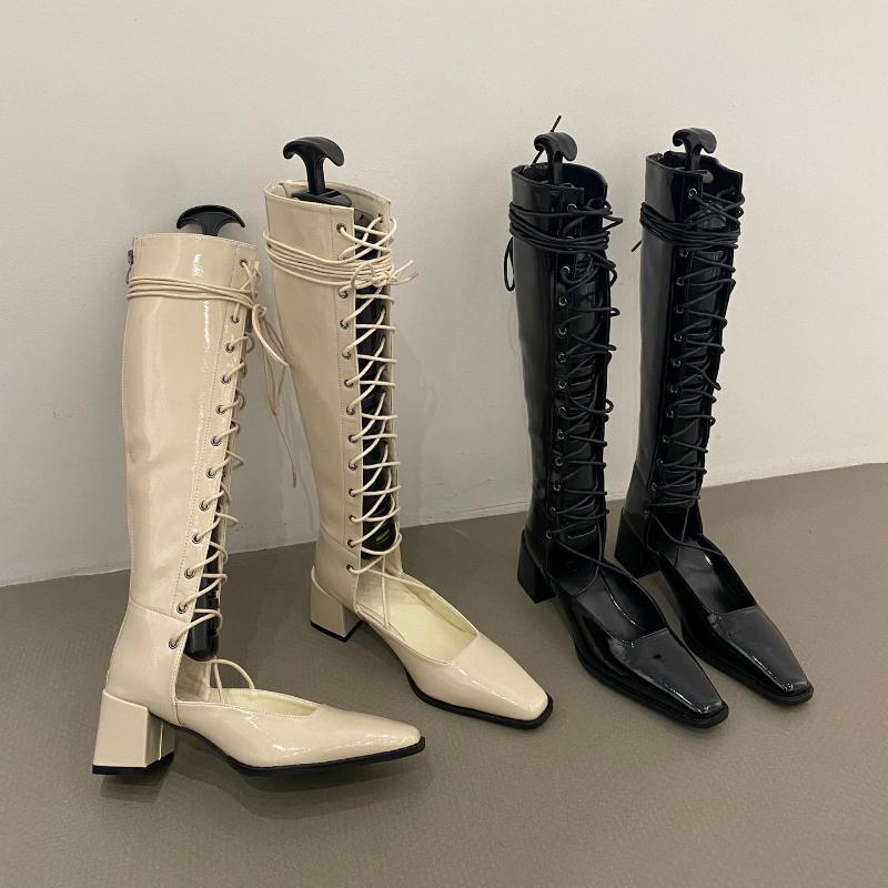 Autumn and Winter New Fashion Versatile and Genuine Feeling Retro Square Headed Dark European and American Hollow Strap Boots