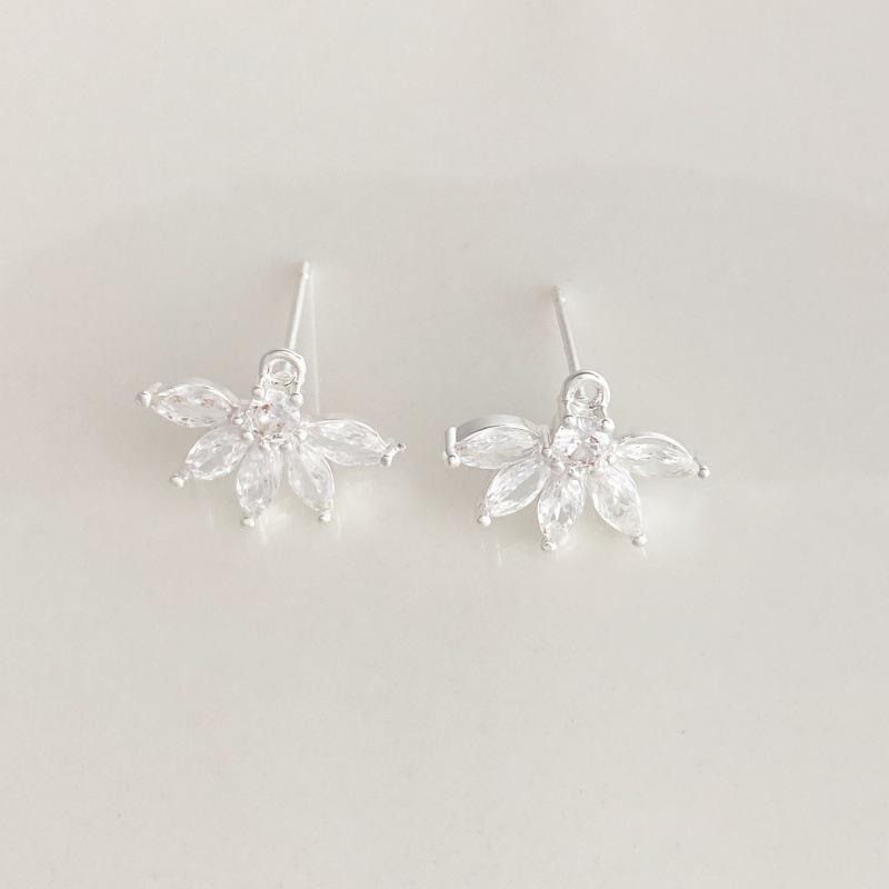 

Daisy Windmill Zirconia Pendant: High Color Retention, Five-Petal Design for DIY Jewelry