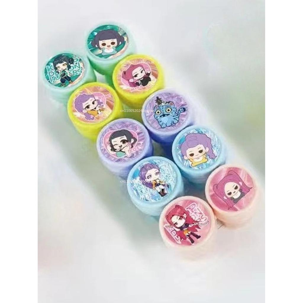 Kpop Łowcy Demonów Wzór Pieczęci Stempel Bogaty Wzór Różne Kształty Różnorodność Wciskany Druk Styl Kolor Losowa Dostawa