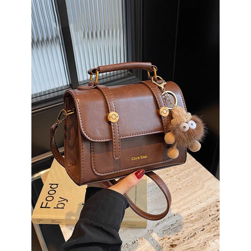 Premium Sense Retro Handbag Bag Women's Summer 2025 Popular Versatile Commuter Shoulder Bag Crossbody Small Square Bag