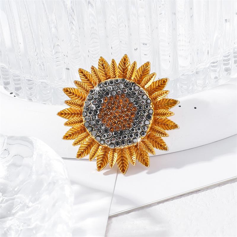 Women s Fashion Retro Sunflower Brooch 1 pcs