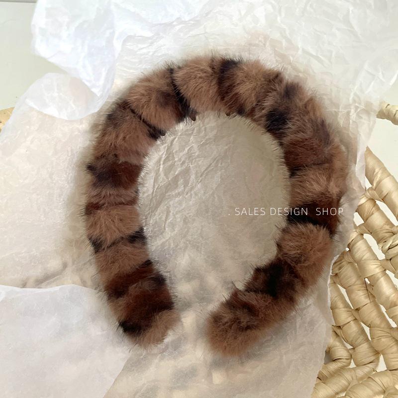 Koreanische Dongdaemun Plüsch Leopardenmuster Krallenklemme: Hochwertiges Herbst-/Winter-Haaraccessoire