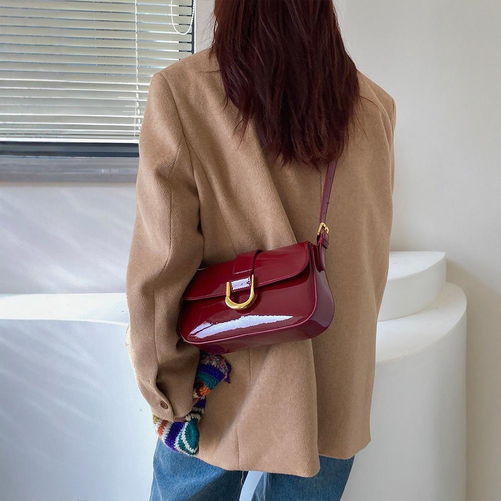 Handbag Woman Vintage Burgundy Horseshoe Buckle Fashion Tote Armpit Single Shoulder Crossbody Bag