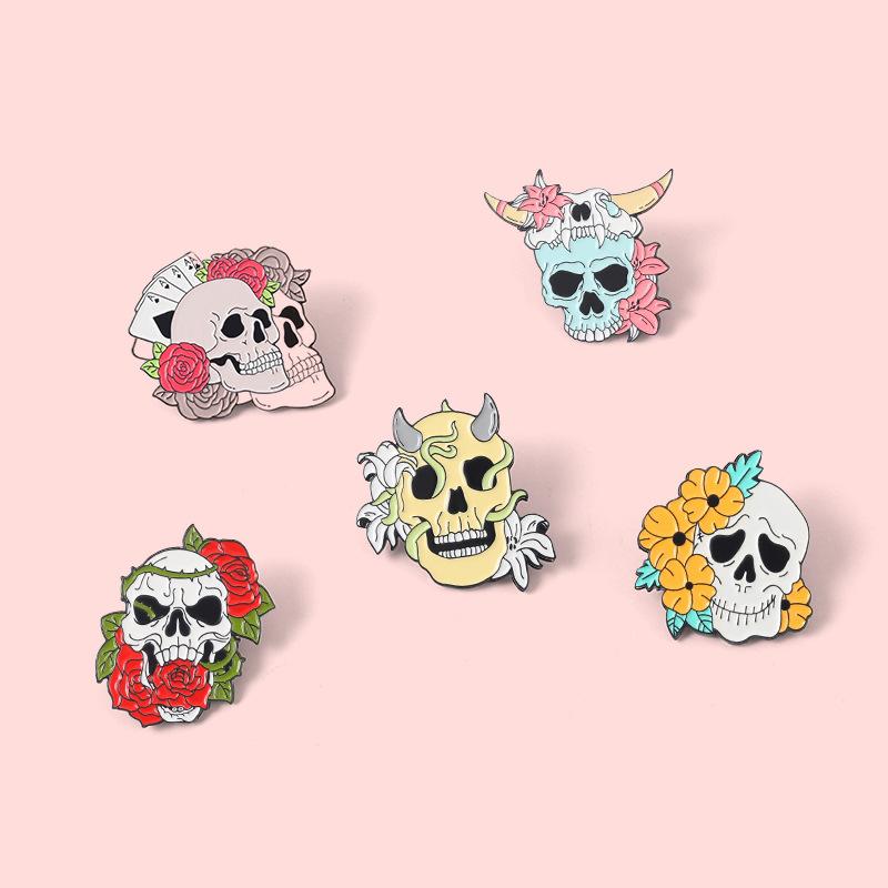 Gold Striking Plated Punk Skull Brooch Featuring Beautiful Rose Design For Distinctive Fashion Appeal