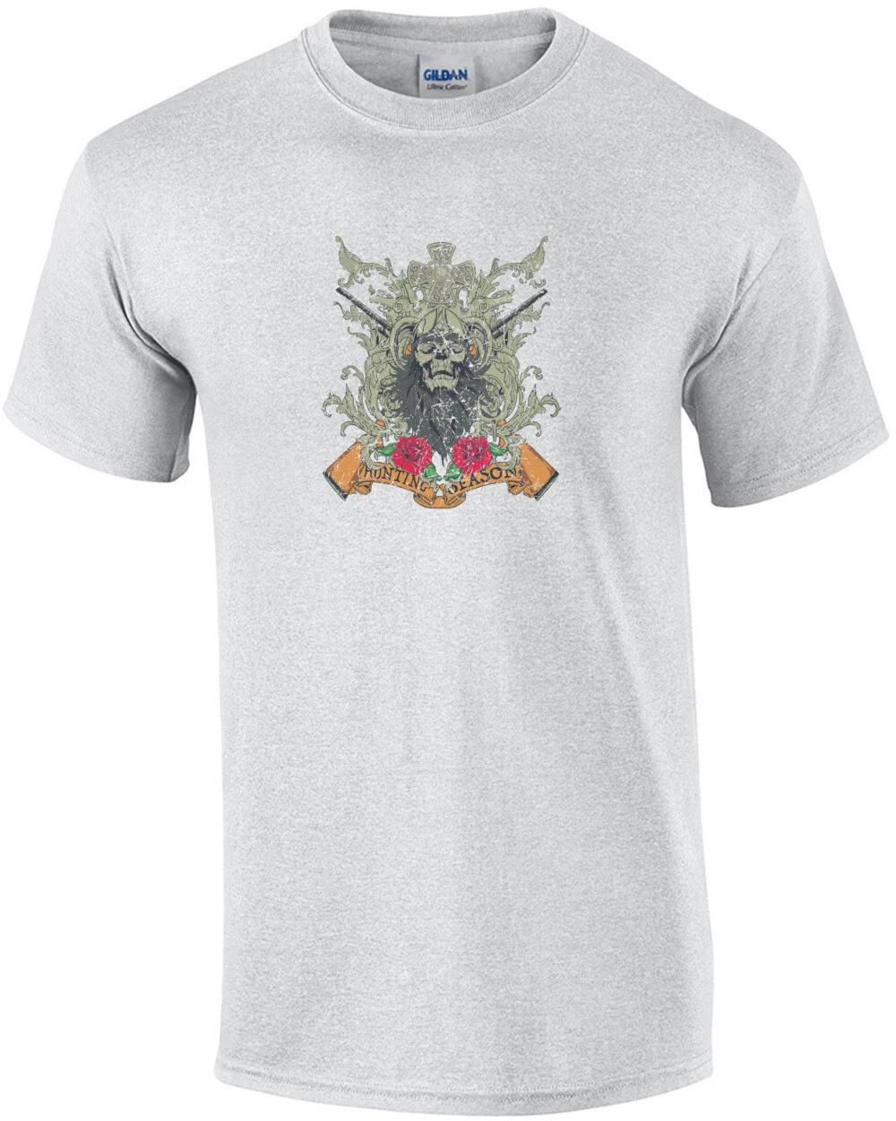 

Футболка с графическим принтом «Сезон охоты» M