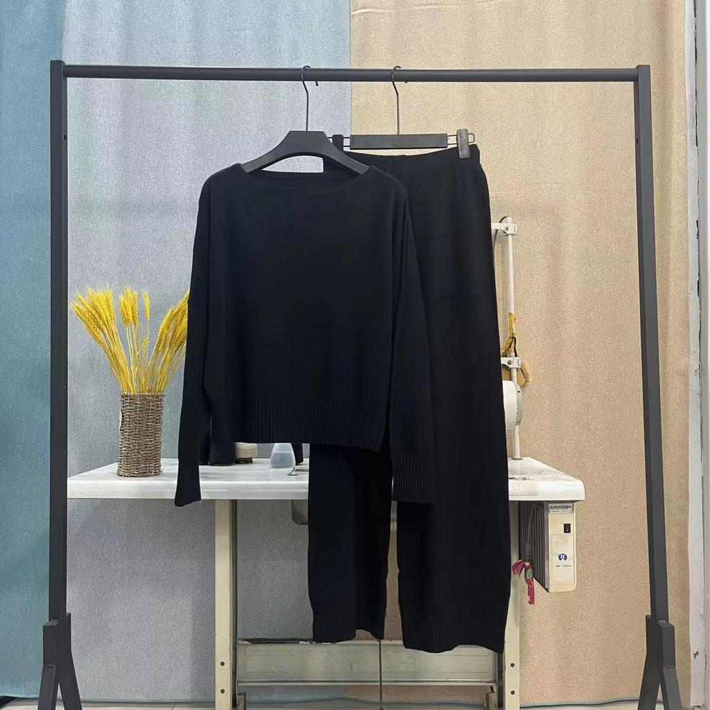 Costume deux pièces tricoté pour femme: Ensemble Pull Ample à Manches Chauve-Souris et Pantalon Large Automne/Hiver 2024