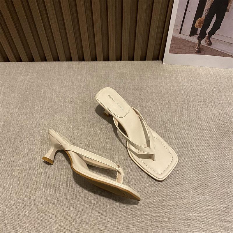 Hot Selling 2025 Women's Korean Style Flat Head High Heel Fashionable Clumpy Outsole Beach Sandals Trendy Slippers For Outerwear